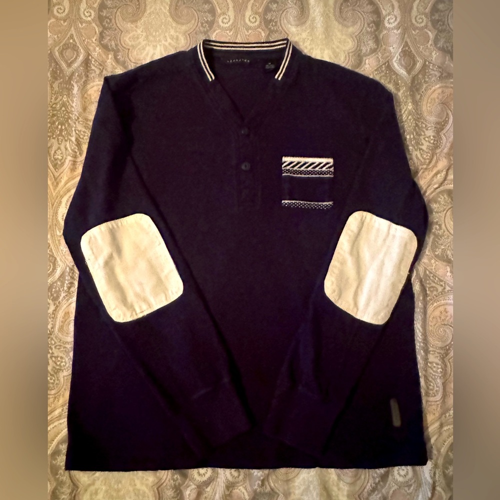 Sean John pull over men’s blue. Elbow patches or white.